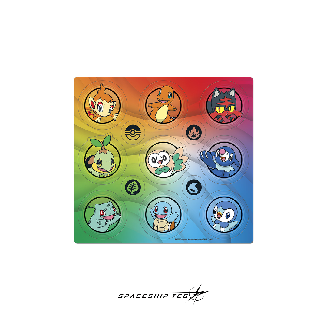 Pokémon trading card game mat with character illustrations on a gradient background, featuring the 'SPACESHIP TCG' logo. Colección ilustración Primer Compañero en Spaceship TCG