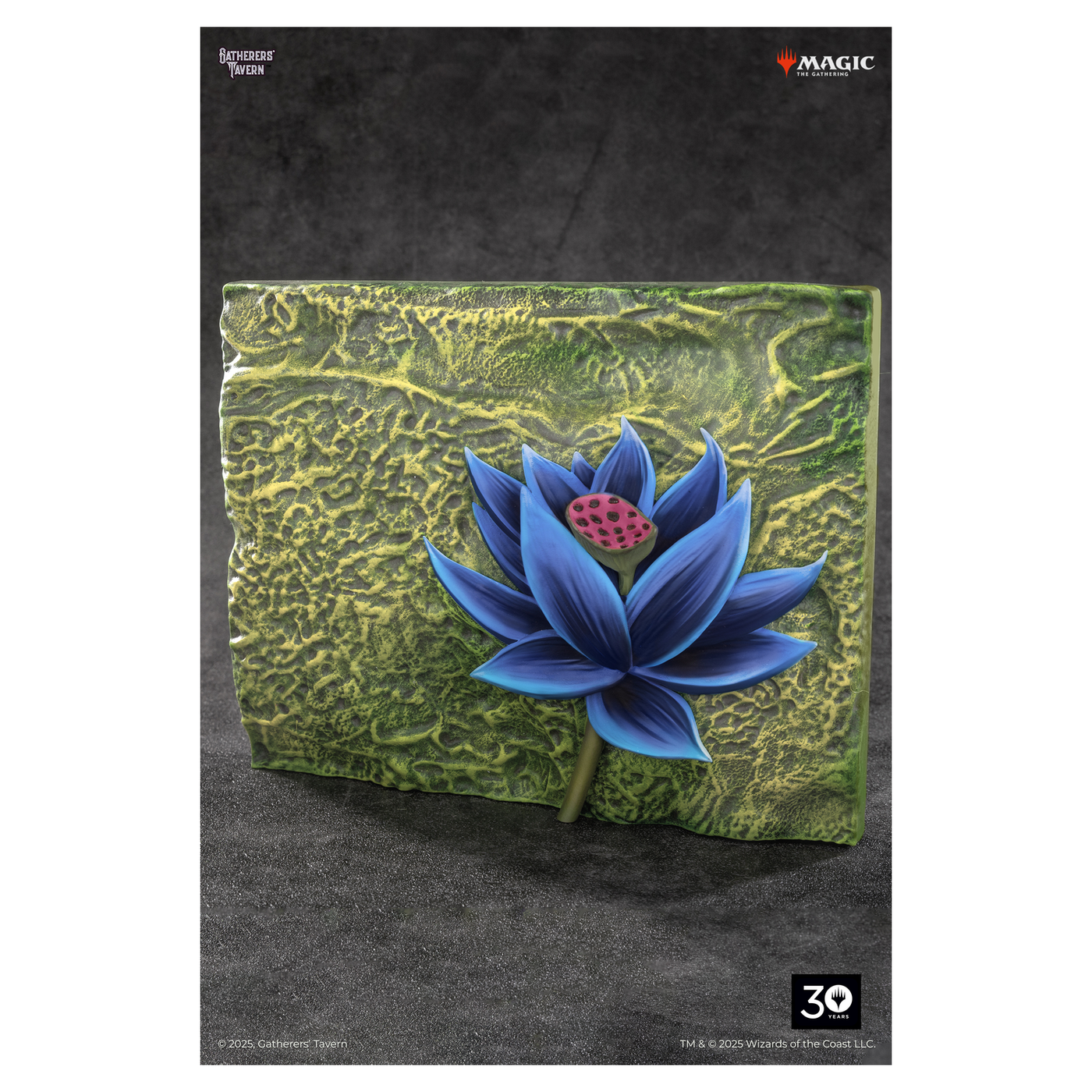 Cold cast porcelain Black Lotus relief sculpture, hand-painted and individually numbered - imagen 2