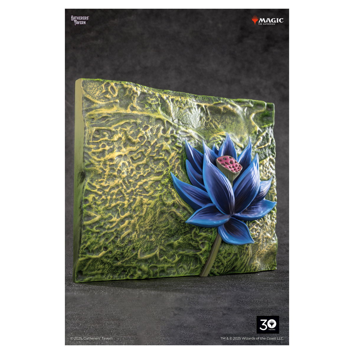 Cold cast porcelain Black Lotus relief sculpture, hand-painted and individually numbered - imagen 6