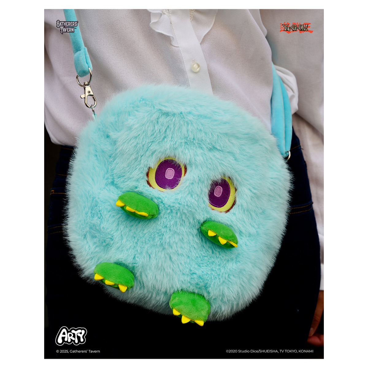 Teal Kuribeh character plush sling bag with adjustable strap and internal pocket - Kuribeh - imagen 7