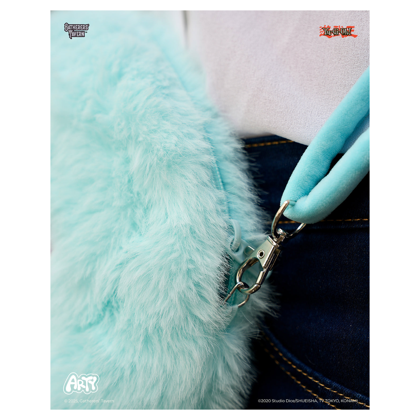 Teal Kuribeh character plush sling bag with adjustable strap and internal pocket - Kuribeh - imagen 8